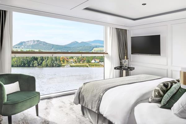 All bedrooms feature full-length windows in front of the king-sized beds for panoramic views.