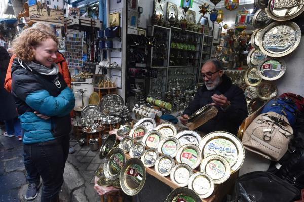 While the traditio<em></em>nal craft is gaining recognition abroad, local artisans regret that me<em></em>tal engraving remains undervalued at home and suffers from a lack of government support. Photo: AFP 