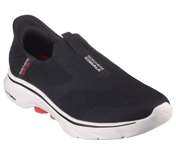 The new Go Walk 7 improves the shoe's support and comfort, and is good for outdoor activities. — Skechers