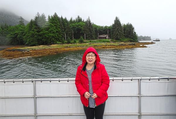 Since the Alaska cruise was in August, the weather wasn’t too cold and the reader o<em></em>nly had to bring a light jacket along for the trip. — Photos: TEE SIEW LAI