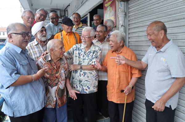 半个多世纪以来，这些马来西亚人一直保持着深厚的友谊
