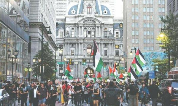  PRO-Palestinian demo<em></em>nstrators block roads in front of Philadelphia City Hall ahead of the presidential debate between Kamala Harris and Do<em></em>nald Trump.—AFP 